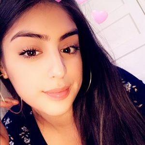 Meet your Posher, Yamilet